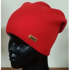 Czerwona czapka damska